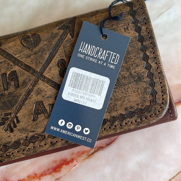 AMERICAN WEST | Cross My Heart Tri-Fold Wallet - Picture 6 of 8